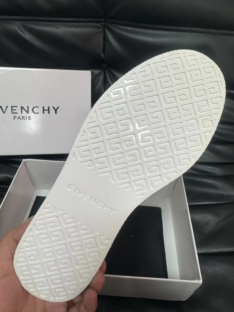 Givenchy Sneakers